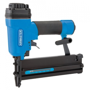 Capsator pneumatic pentru cuie 85L/MIN,8BAR