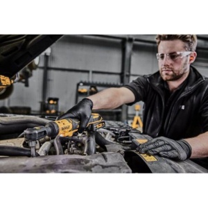 Masina de insurubat unghiulara DeWalt DCF513D1G, patrat 3/8", maxim 95 Nm, cu un acumulator 18V XR / 2.0 Ah versiunea G si incarcator