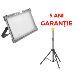 Proiector 11000 lumeni Magnum Future LED XL 78 W, IP54, IK10, rezistent la impact + trepied