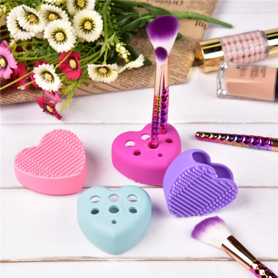 Accesoriu Silicon Curatare si Suport Pensule Machiaj Pastel Heart