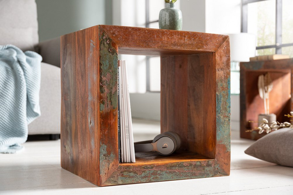 Kameraad component Marxisme Stevige bijzettafel 45 cm gekleurde kubus gemaakt van gerecycled houten  plank