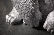 Deco Gedetailleerd Gorilla XL 75 cm zilveren aapbeeld gemaakt van kunststeen