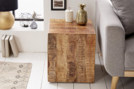 Massieve bijzettafel 40cm gevlamd mangohout op wielen