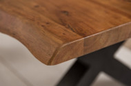 Massieve boomstam salontafel MAMMUT 110 cm acacia honing afwerking zwart X-frame