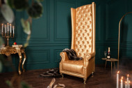 Barokke troonstoel HERITAGE goud met decoratieve klinknagels Chesterfield fauteuil