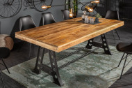 Massieve eettafel INDUSTRIAL 240 cm mangohout met zwart metalen frame