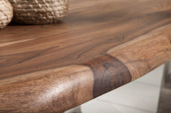 Massief boomstam salontafel GENESIS 110cm acacia massief houten boomrand met slede onderstel industriële afwerking