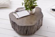 Stevige salontafel GOA 70cm grijze acacia boomstam met unieke wielen