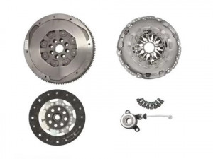 Volanta si kit ambreiaj Nissan X-Trail T31 2.0dCI