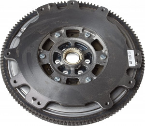 Kit ambreiaj si volanta dubla LUk Nissan X-Trail T30 2.0 