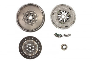 Volanta si kit ambreiaj Luk VW Caddy 2.0TDI 110cp (2010-2015)