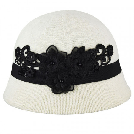 Betmar-palarie-dama-Mindenhall-cloche-alb