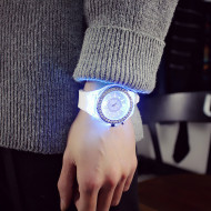 Ceas Dama Led, Quartz, afisaj Analog cu Lumina Multicolora, 42 mm, Alb, LD095-V1