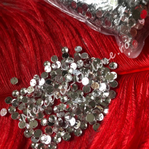 Pietre de cusut acrylic cu aspect gen Swarovski, Crystal, mai multe marimi disponibile (100-2000bucati/pachet) Cod:1081