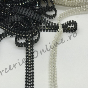 Banda decorativa cu strasuri, latime cca 1.5cm, mai multe culori disponibile (la metru) Cod:0059
