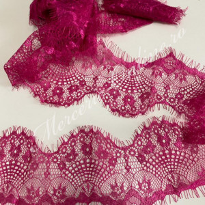 Dantela fina Chantilly, Fucsia, cca 10cm (la bucata) Cod:2159