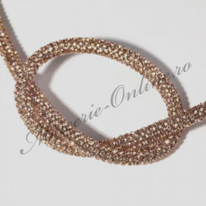 Banda Siret cu strasuri, cca 4mm, mai multe culori disponibile (la metru) Cod:2538