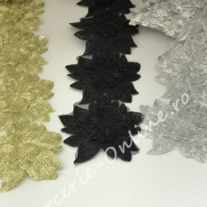 Banda pasmanterie flori pe organza, cca 9.5cm (la metru) Cod:0603