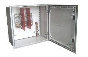 Quadro Viseu CX. POLIIÉSTER PORTINHOLA P100/2 EQUIPADA COM BASES T00 PL.205