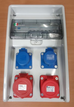 Quadro estanque IP44 IK08 para tomadas tipo Pimenteiro 4x125A Máximo