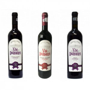 Pachet promotional cu 3 vinuri rosii seci - Via Domnului: Feteasca neagra + Merlot + Cabernet Sauvignon