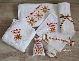 Trusou botez Clasic 052 -„Motive populare -Auriu & Roșu” (7 piese)