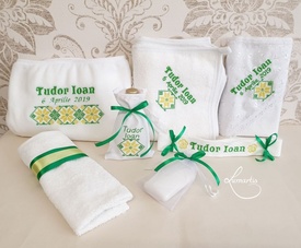 Trusou botez Clasic 054 -„Motive populare - Verde & Galben” (7 piese)