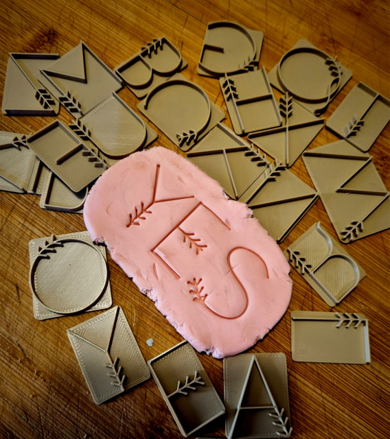 Kit Di Timbri In Metallo Con Alfabeto E Numeri, Set Di Punzoni In Acciaio Da 4 Mm Con Numeri E Lettere Con Custodia In Legno Per La Stampa 36 Pezzi | Leroy Merlin - Foto 11