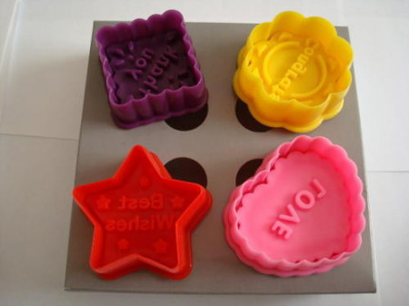 Love/ Thanks you/ Best Wishes/ Congrats. Set 4 Stampi espulsione Tagliapasta con Messaggi.