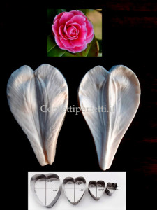 Camelia. Alta definizione. 2 Venatori in silicone + 4 Cutter in metallo