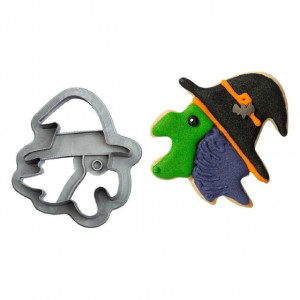 Strega Befana. Halloween. Grande Tagliapasta. Decora