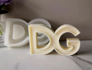 Grande Logo Griffe Dolce e Gabbana di 17 x 11 x 4 cm. Stampo in silicone anche per Candele