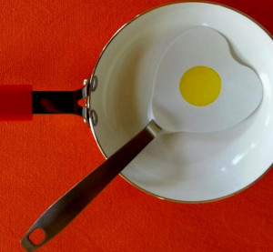 Spatola porta Uovo a forma di Cuore