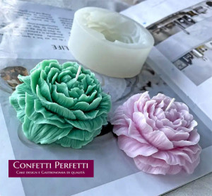 Splendida Peonia di 8.1 x 7.8 x 3.2 cm. Stampo in silicone in alta definizione. Anche per Cioccolato Pasta di Zucchero e Candele