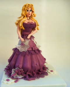 Torta decorata in pasta di zucchero "Barbie"