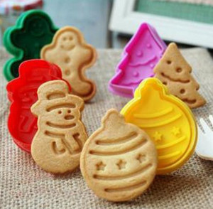 Albero di Natale Biscottino Gingerbread Pupazzo di neve e Pallina dell'albero. Set 4 Stampi espulsione Tagliapasta.