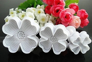 Gardenia. Set 3 Stampi espulsione Tagliapasta di varie misure.