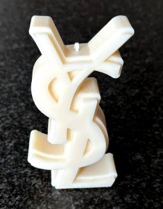 Grande Logo Griffe Yves Saint Laurent. Stampo YSL in silicone di 9 x h17 cm. Per Cioccolato Pasta di Zucchero Candele Porcellana ecc.