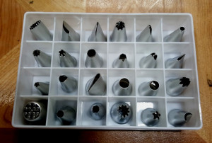 Set D di 24 Beccucci. Set professionale per decorazione.