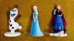 Elsa Anna e Olaf frozen statuina
