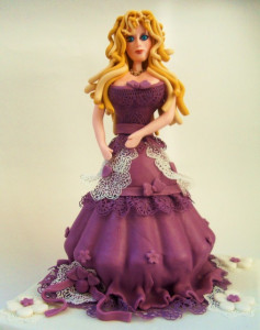 Torta decorata in pasta di zucchero "Barbie"