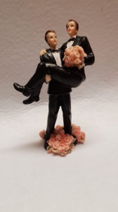 Cake Topper 3/D Sposi in braccio Maschi Gay Arcobaleno. In Resina