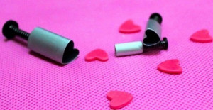 Cuore piccoli. Mini Stampi espulsione in metallo.