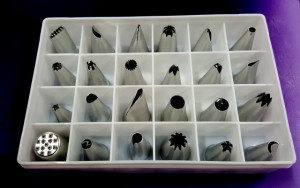 Set D di 24 Beccucci. Set professionale per decorazione.