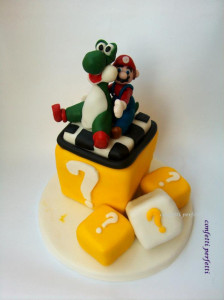 Torta decorata in pasta di zucchero Mario Bros