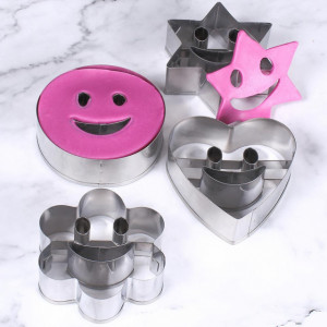 Smile con Stella Fiore Cuore e Cerchio.Set di 4 Stampi Tagliapasta in Metallo.