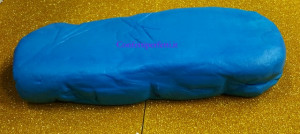 Pasta di zucchero blu