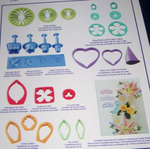Confezione di 29 Stampi per realizzare splendidi fiori e petali.