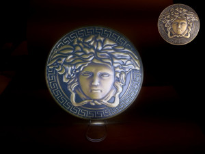 Medusa Griffe Versace con diametro 30 cm. Lampada da Muro o Tavolo Logo Griffe in Acrilico