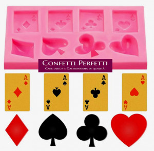 Poker con 4 Carte e Simboli. Cuori Quadri Fiori e Picche. Stampo in silicone.Poker Cookie Chocolate Silicone Mold